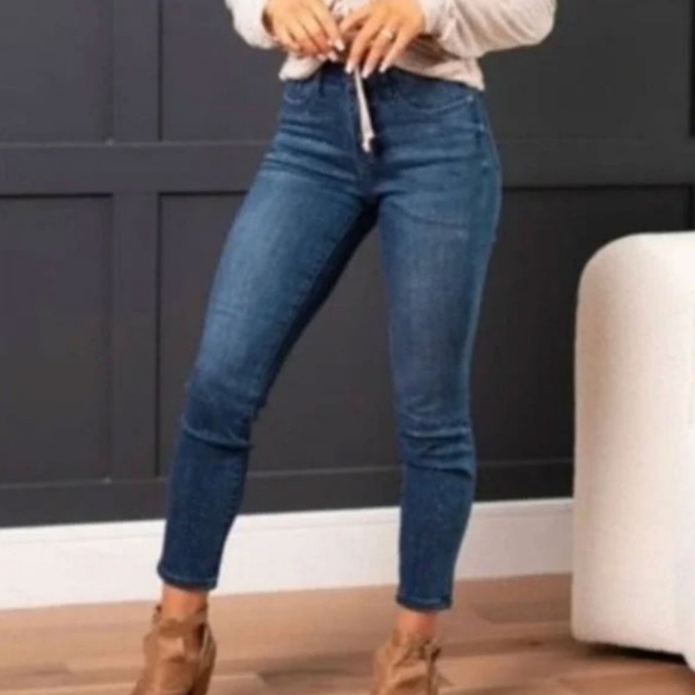 Judy Blue Jeans Angie Medium Blue Wash Relaxed Fit Ankle Cotton Blend Si…